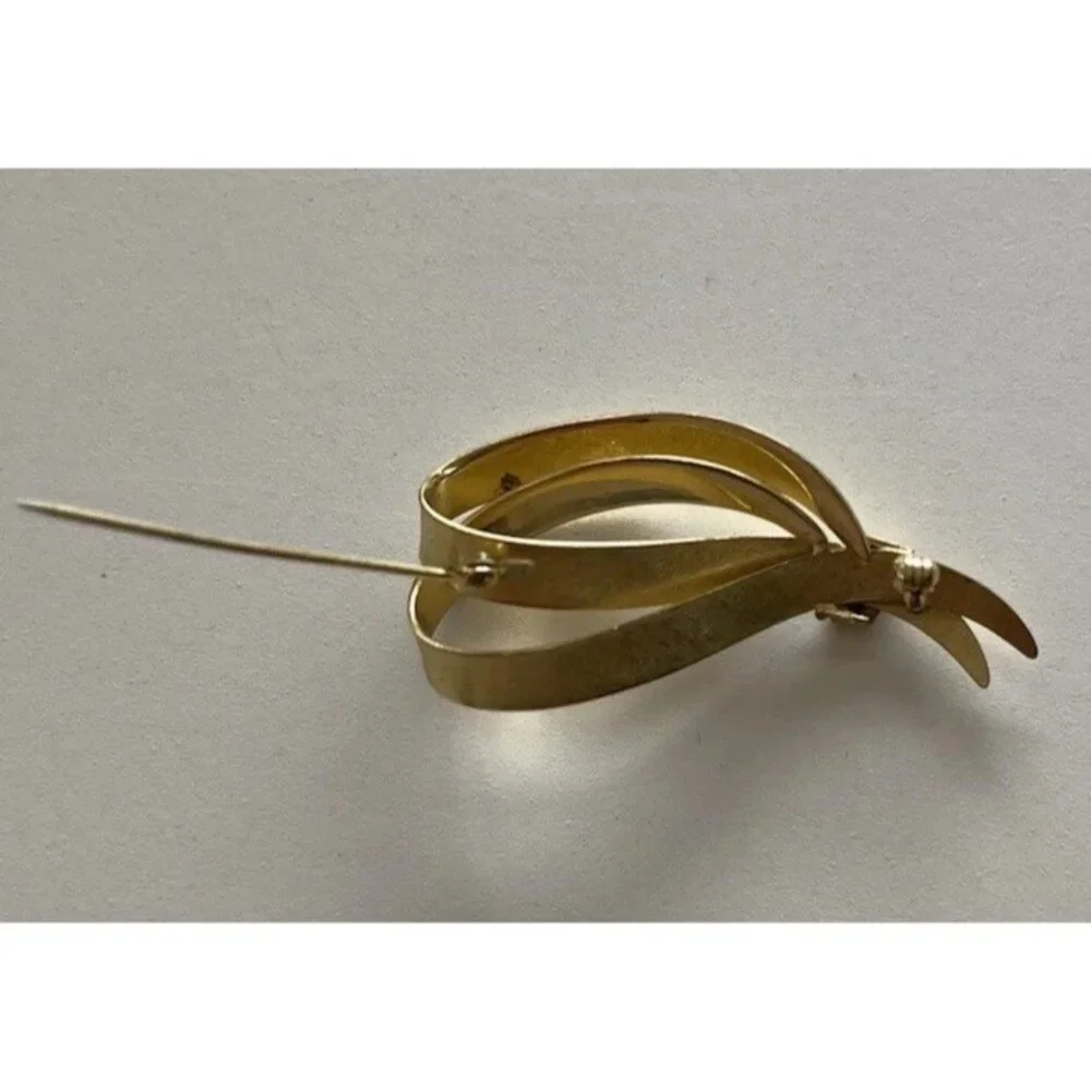 Vintage Gold Twisted Rope Duab Bow Brooch Pin Women’s Gold Tone Lightweight 80’s